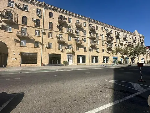 Satılır 2 otaqlı mənzil 58 m²