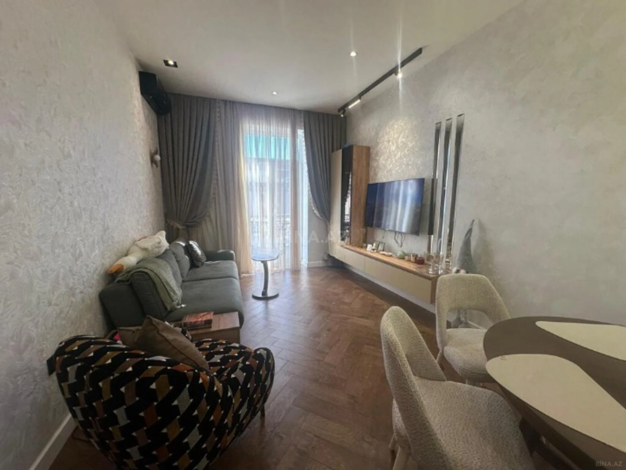Satılır 2 otaqlı mənzil 58 m²