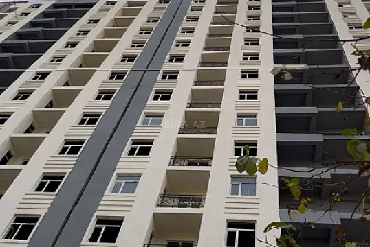Satılır 3 otaqlı mənzil 162 m²