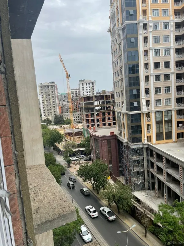 Satılır 3 otaqlı mənzil 162 m²