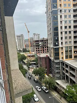 Satılır 3 otaqlı mənzil 162 m²