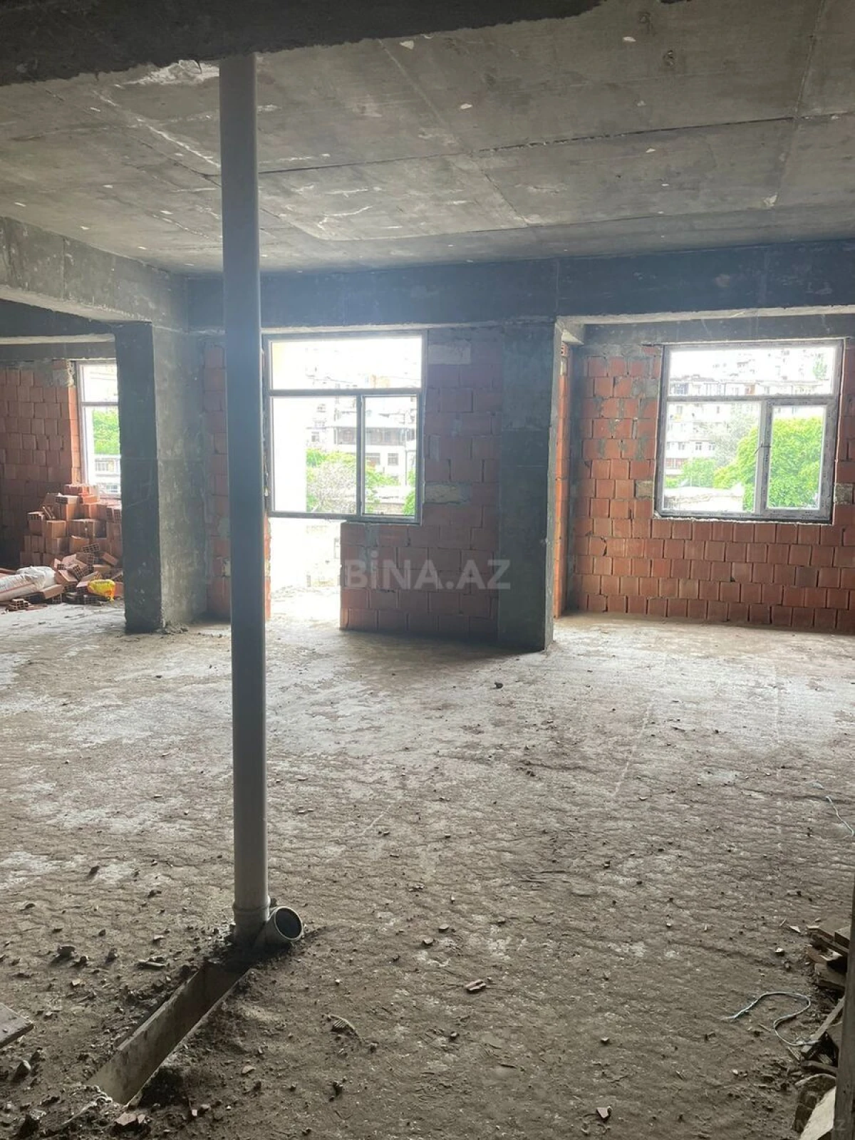 Satılır 3 otaqlı mənzil 162 m²