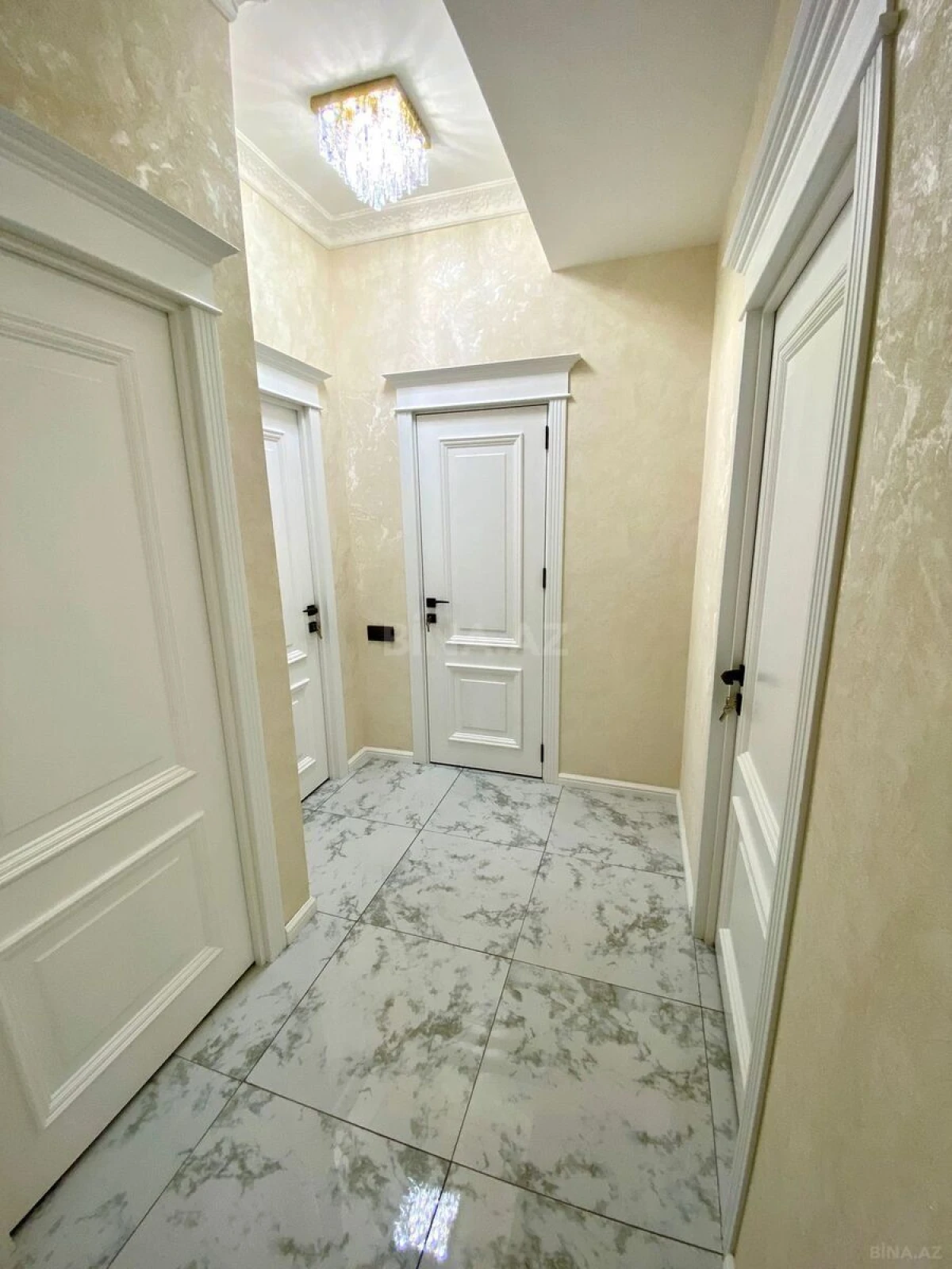 Satılır 2 otaqlı mənzil 53 m²