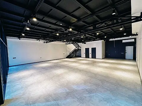 Kirayə verilir obyekt 250 m²