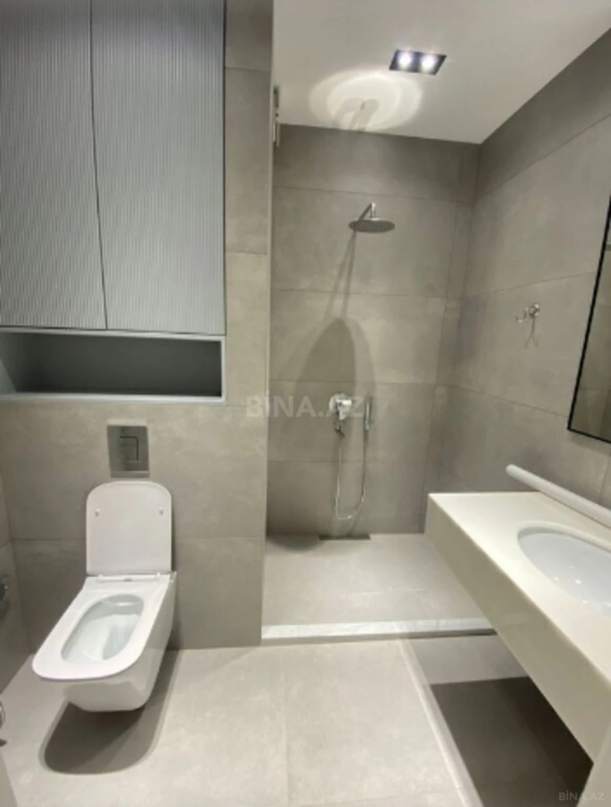 Kirayə verilir 2 otaqlı mənzil 65 m²