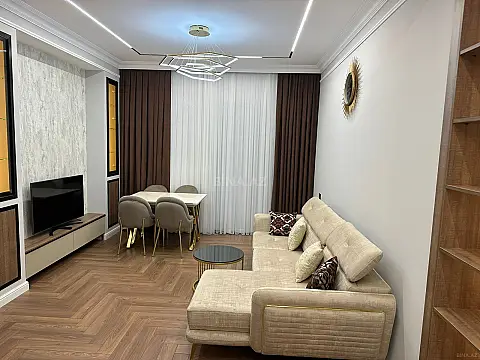 Kirayə verilir 2 otaqlı mənzil 65 m²