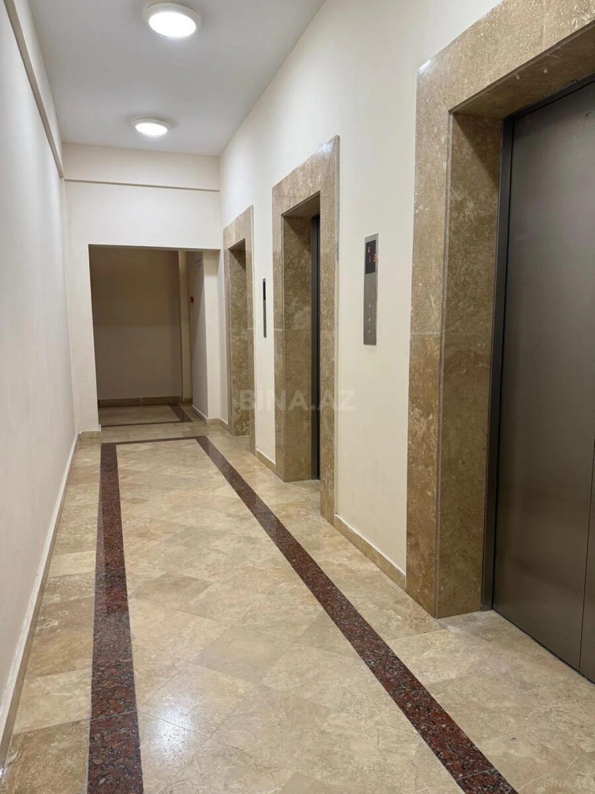 Kirayə verilir 2 otaqlı mənzil 70 m²