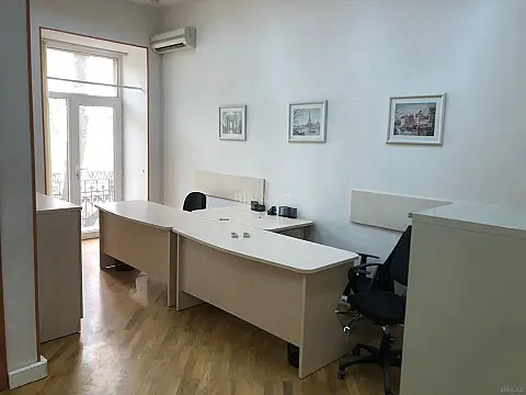 Kirayə verilir 2 otaqlı ofis 50 m²