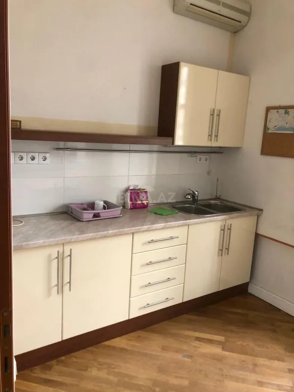 Kirayə verilir 2 otaqlı ofis 50 m²