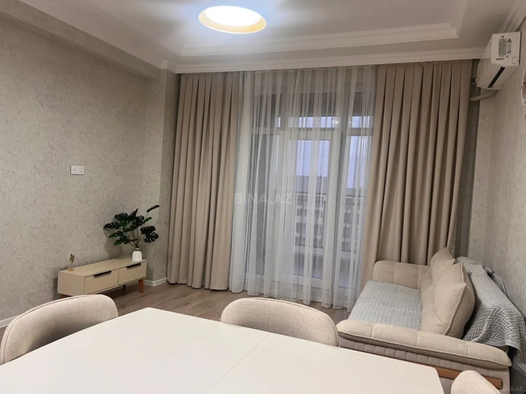 Kirayə verilir 3 otaqlı mənzil 100 m²