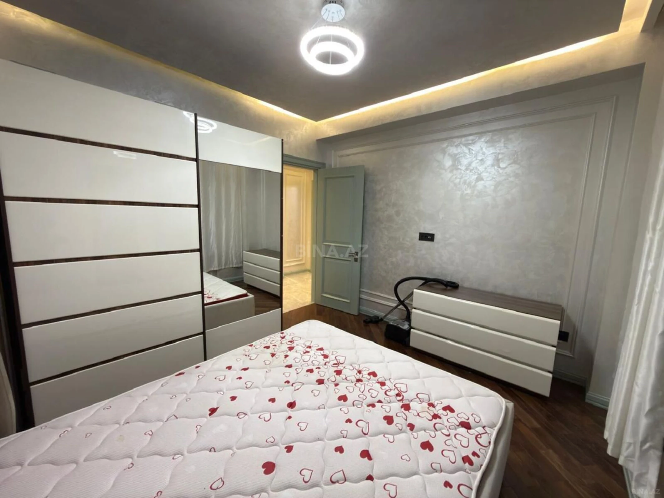 Kirayə verilir 3 otaqlı mənzil 96 m²