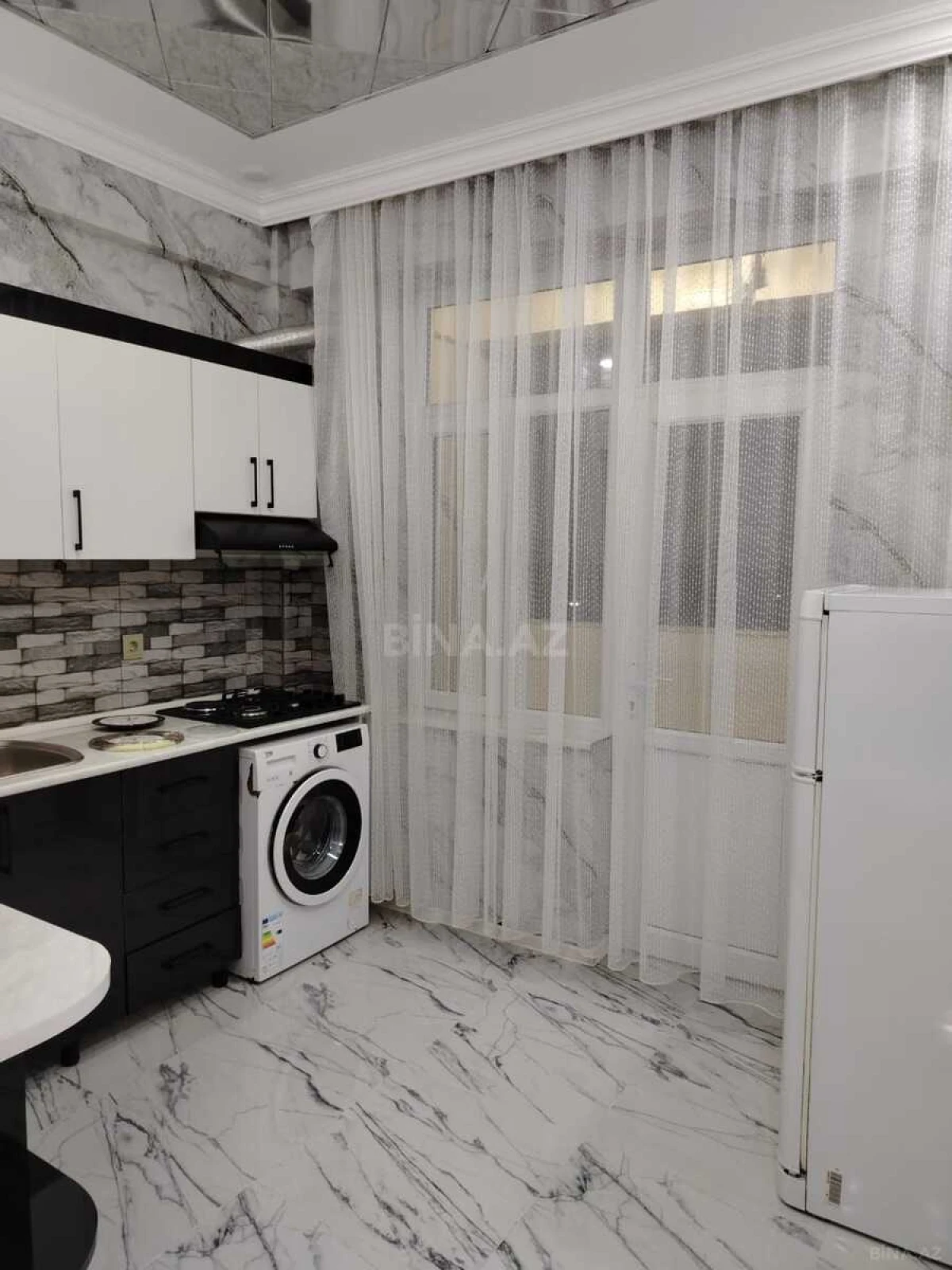 Kirayə verilir 2 otaqlı mənzil 78 m²