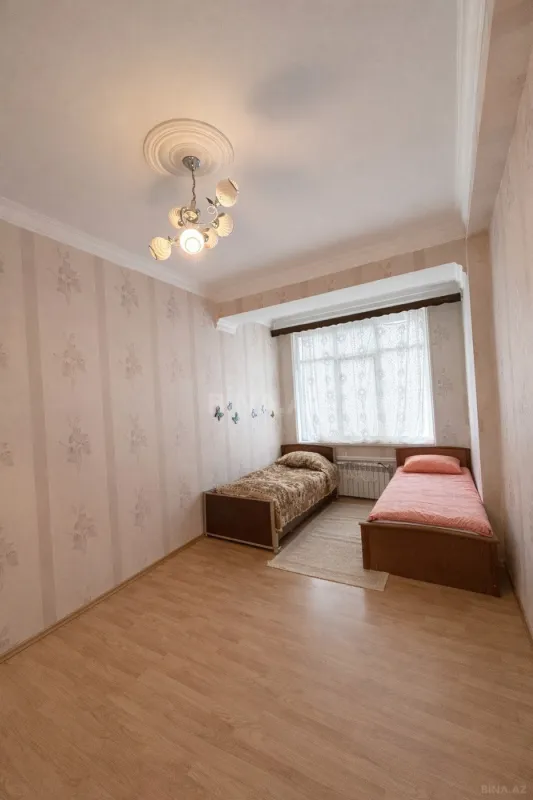 Satılır 3 otaqlı mənzil 108 m²