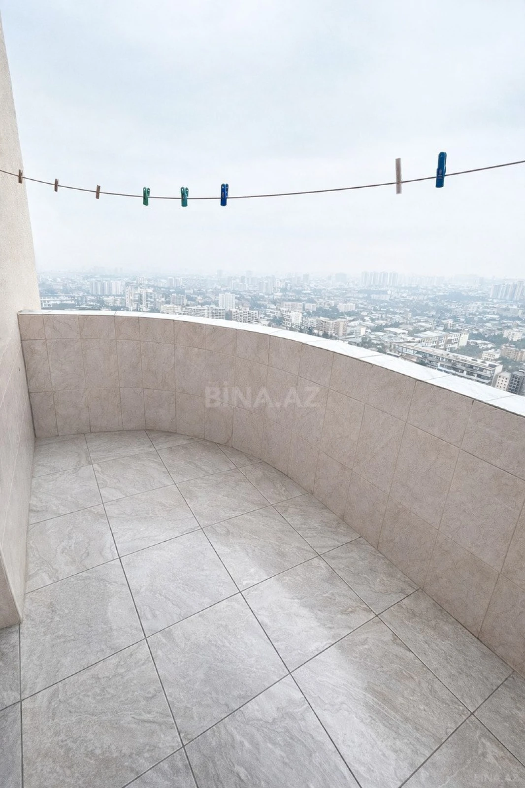 Satılır 3 otaqlı mənzil 108 m²