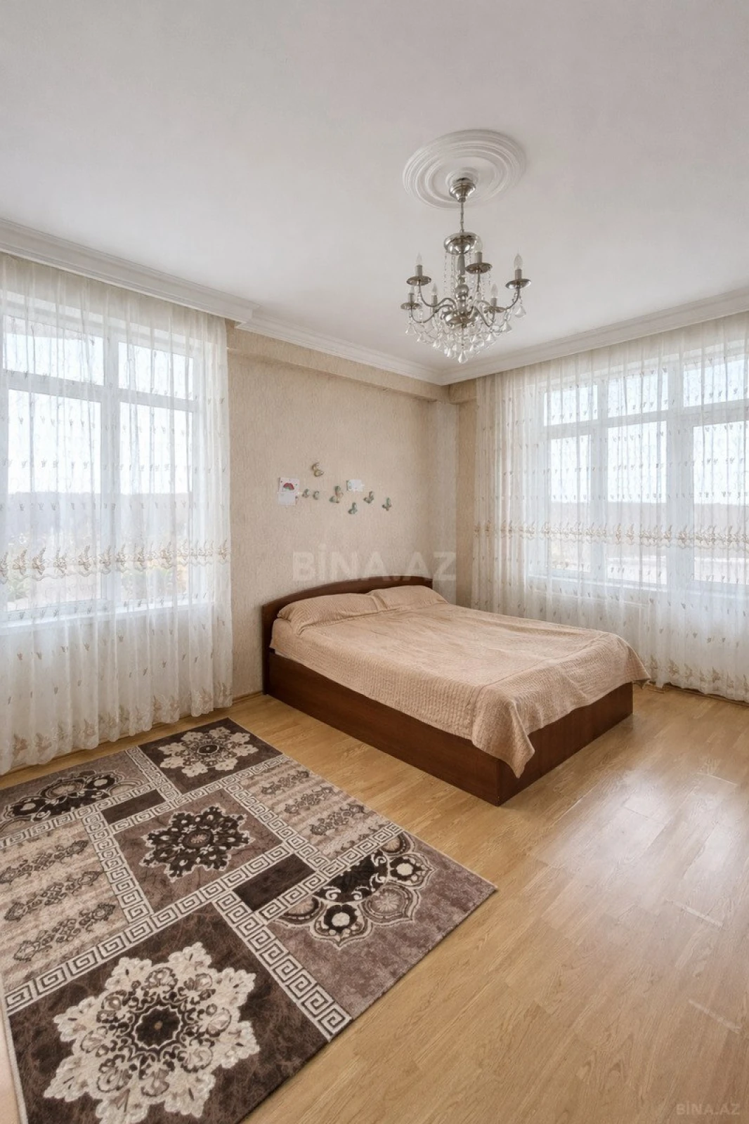 Satılır 3 otaqlı mənzil 108 m²
