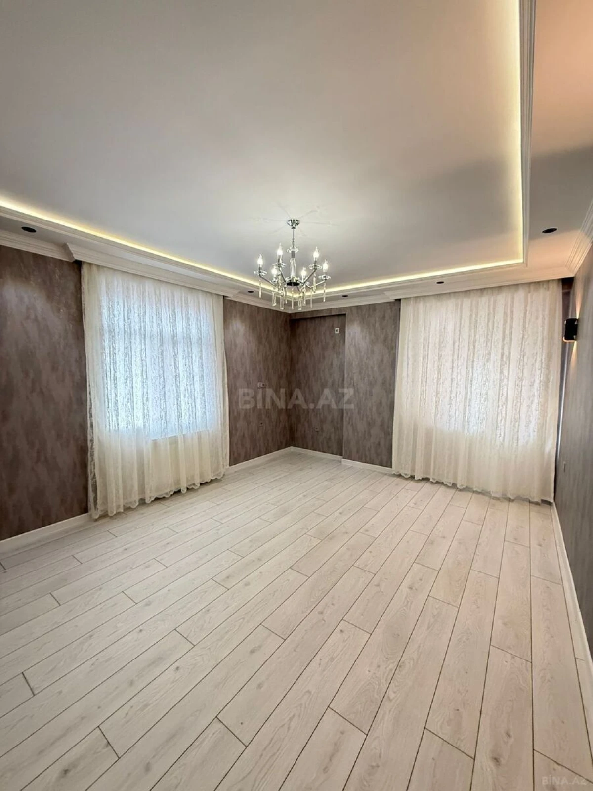 Satılır 3 otaqlı mənzil 120 m²