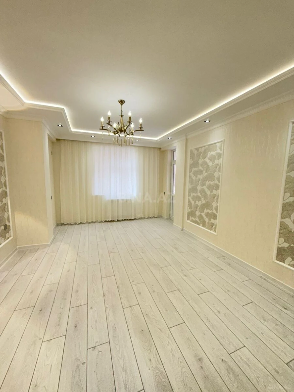 Satılır 3 otaqlı mənzil 120 m²