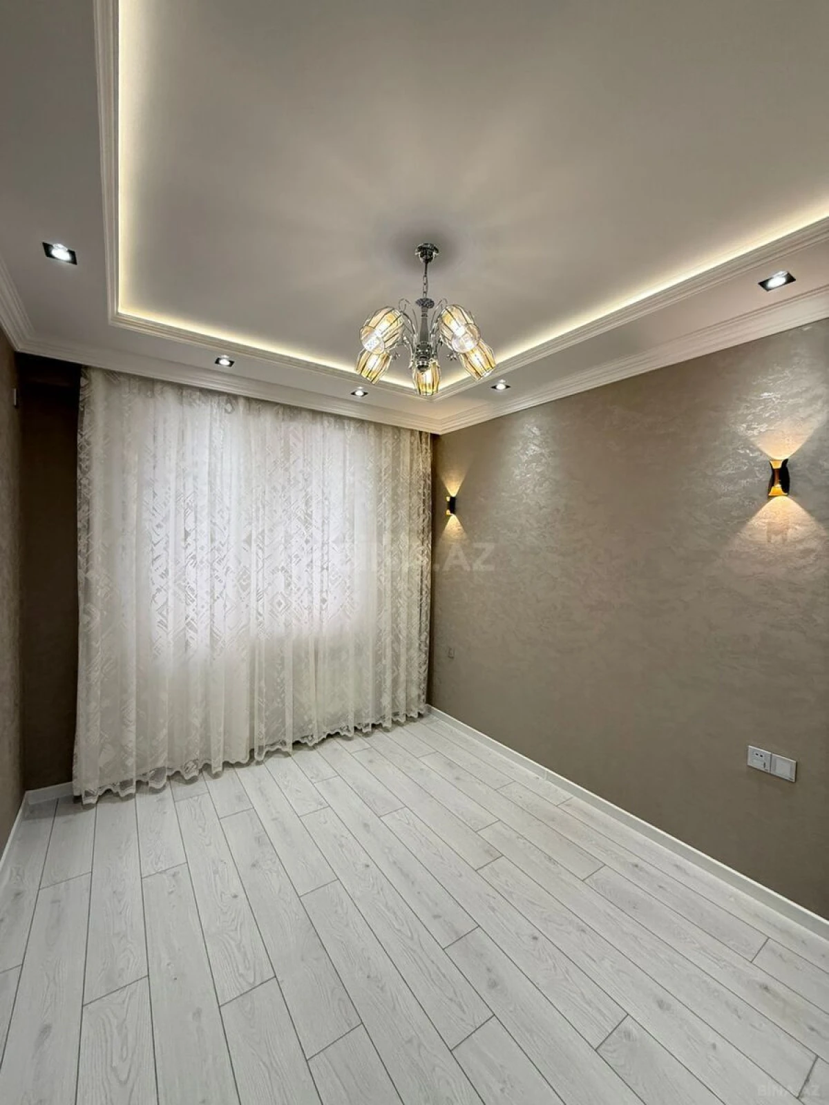 Satılır 3 otaqlı mənzil 120 m²