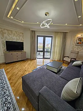 Kirayə verilir 3 otaqlı mənzil 180 m²