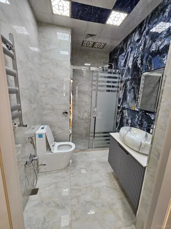 Kirayə verilir 3 otaqlı mənzil 180 m²