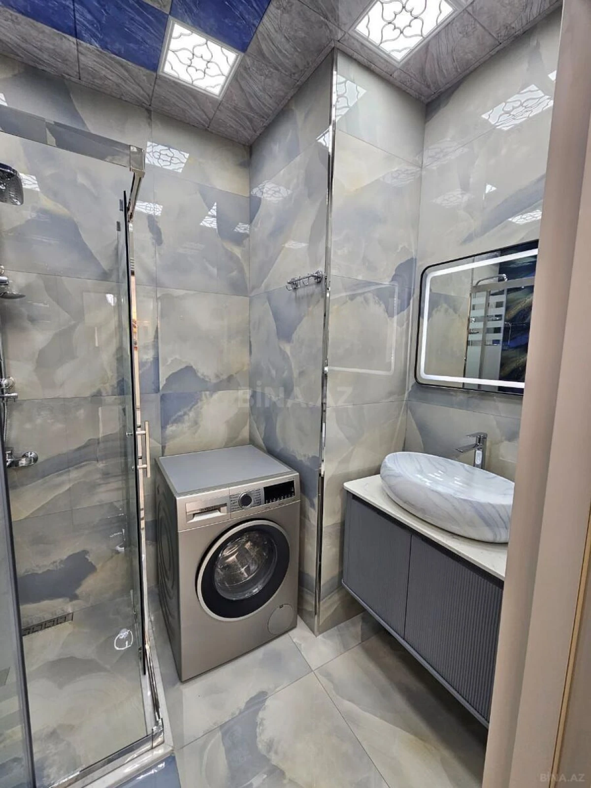 Kirayə verilir 3 otaqlı mənzil 180 m²