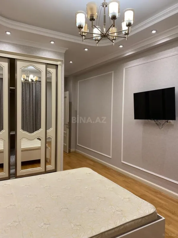Kirayə verilir 3 otaqlı mənzil 175 m²