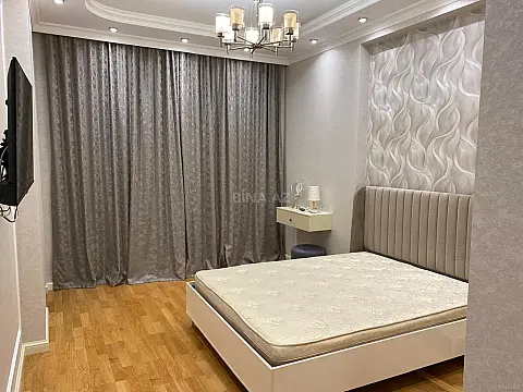 Kirayə verilir 3 otaqlı mənzil 175 m²