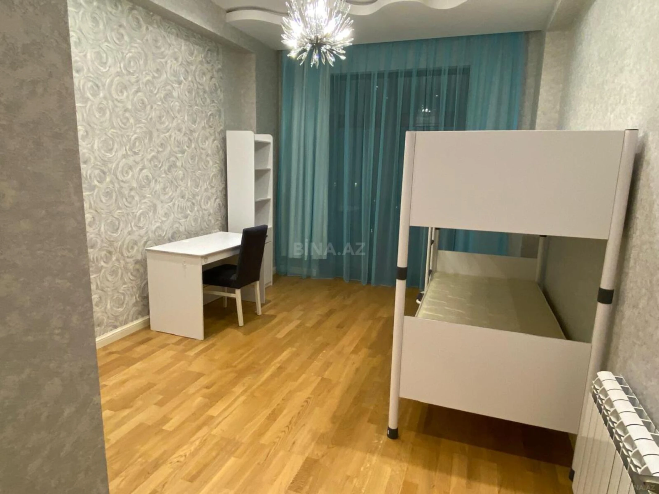 Kirayə verilir 3 otaqlı mənzil 175 m²