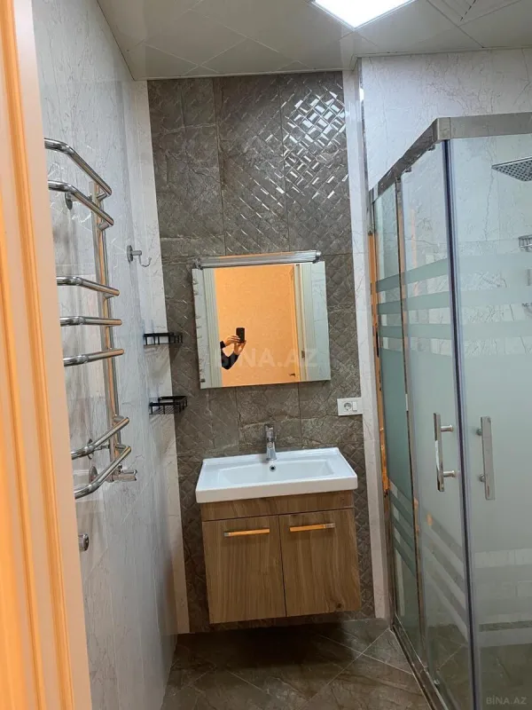 Kirayə verilir 3 otaqlı mənzil 175 m²