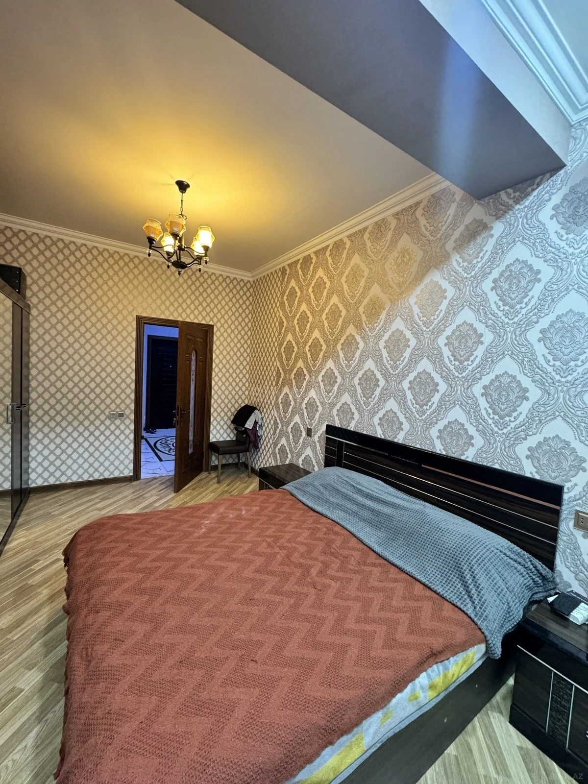Satılır 3 otaqlı mənzil 105 m²