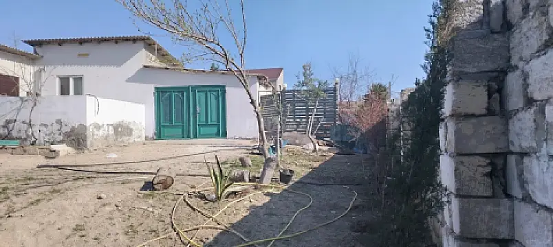 Satılır 3 otaqlı həyət evi 100 m²