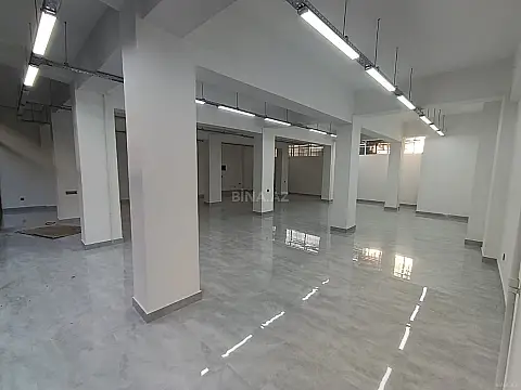 Kirayə verilir obyekt 180 m²