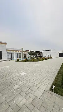 Satılır 5 otaqlı həyət evi 260 m²