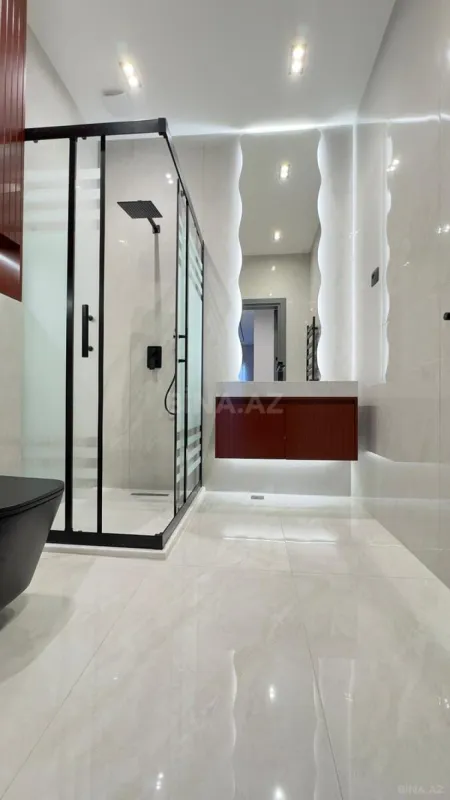 Satılır 5 otaqlı həyət evi 260 m²