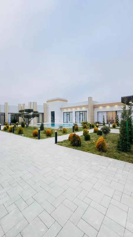 Satılır 5 otaqlı həyət evi 260 m²