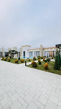 Satılır 5 otaqlı həyət evi 260 m²
