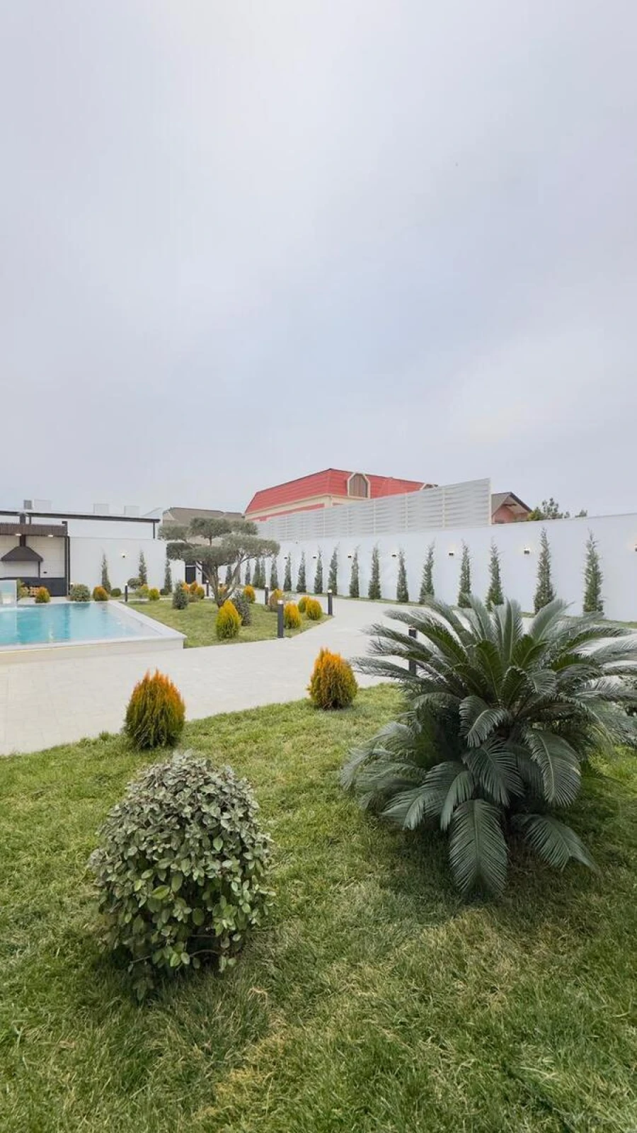 Satılır 5 otaqlı həyət evi 260 m²