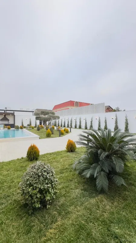 Satılır 5 otaqlı həyət evi 260 m²