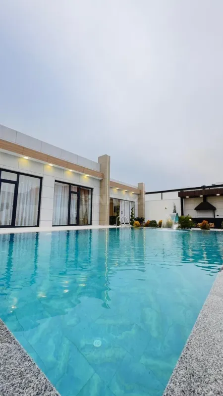 Satılır 5 otaqlı həyət evi 260 m²