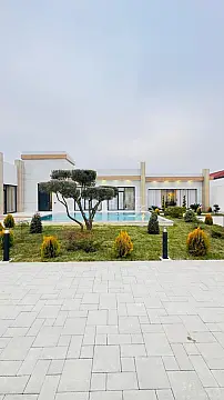 Satılır 5 otaqlı həyət evi 260 m²