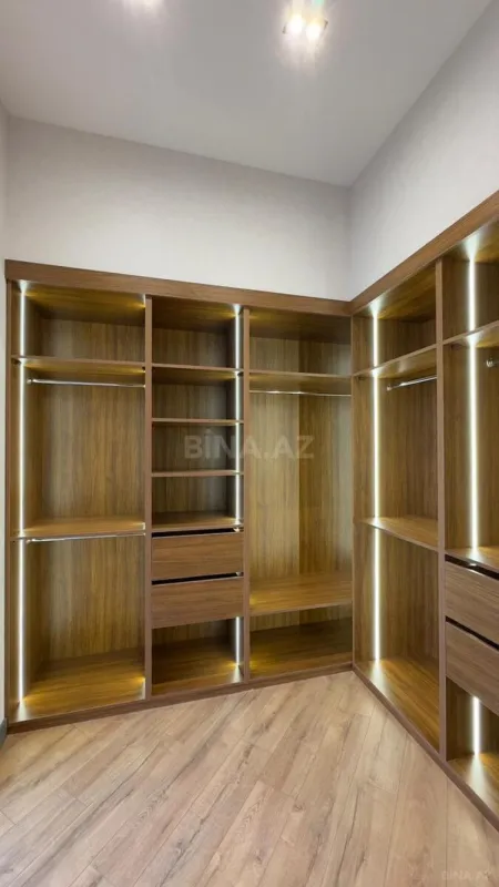 Satılır 5 otaqlı həyət evi 260 m²