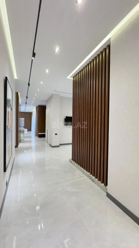 Satılır 5 otaqlı həyət evi 260 m²