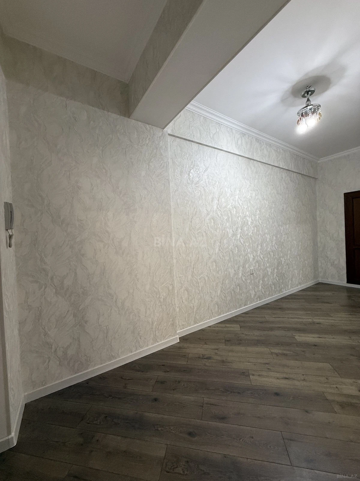 Satılır 2 otaqlı mənzil 85 m²