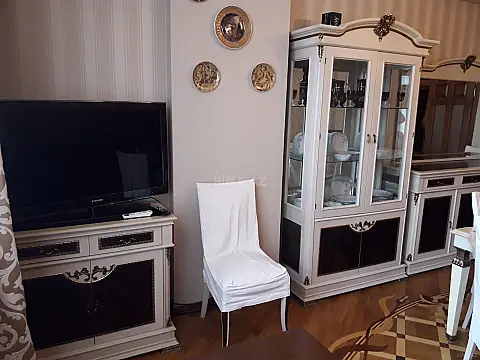 Kirayə verilir 3 otaqlı mənzil 120 m²