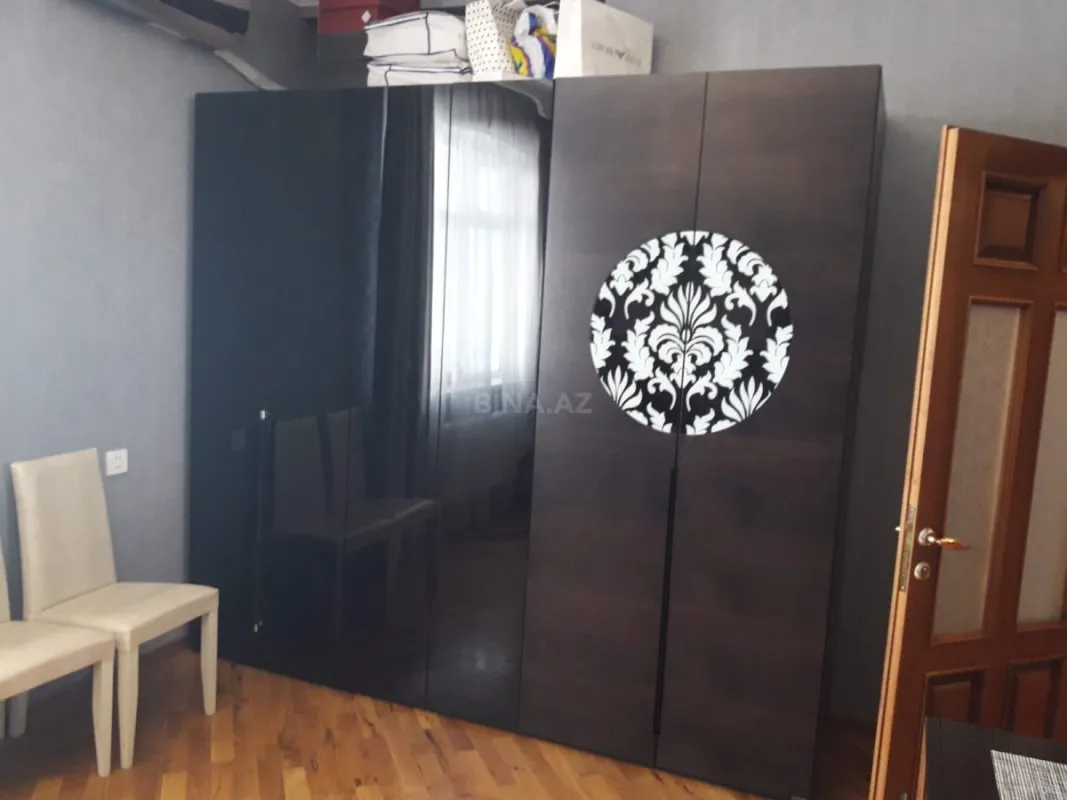 Kirayə verilir 3 otaqlı mənzil 120 m²