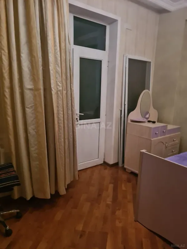 Kirayə verilir 3 otaqlı mənzil 120 m²