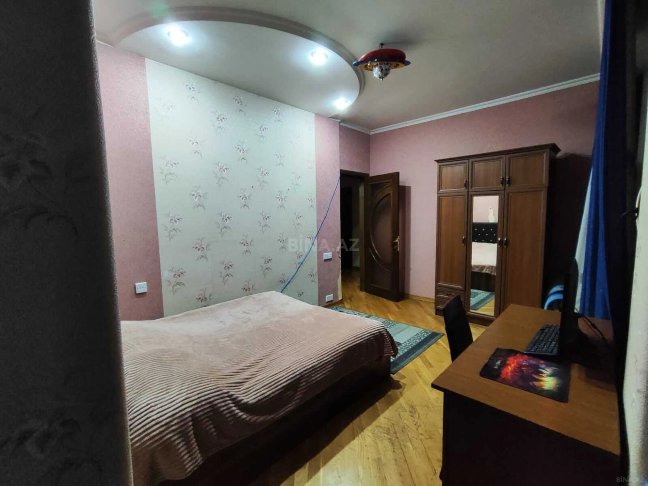 Satılır 3 otaqlı mənzil 125 m²