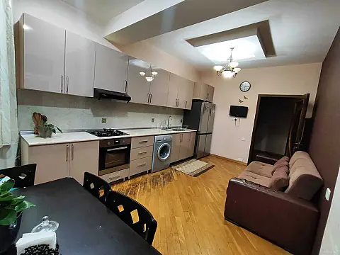 Satılır 3 otaqlı mənzil 125 m²