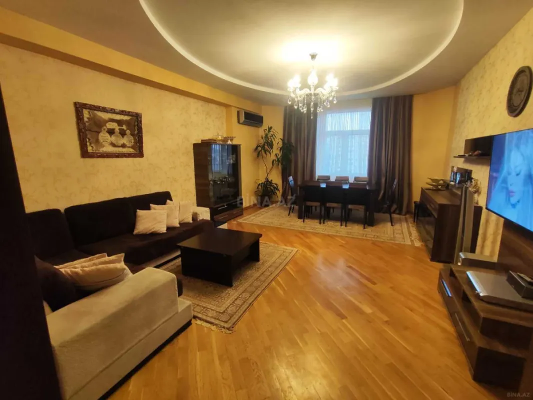 Satılır 3 otaqlı mənzil 125 m²