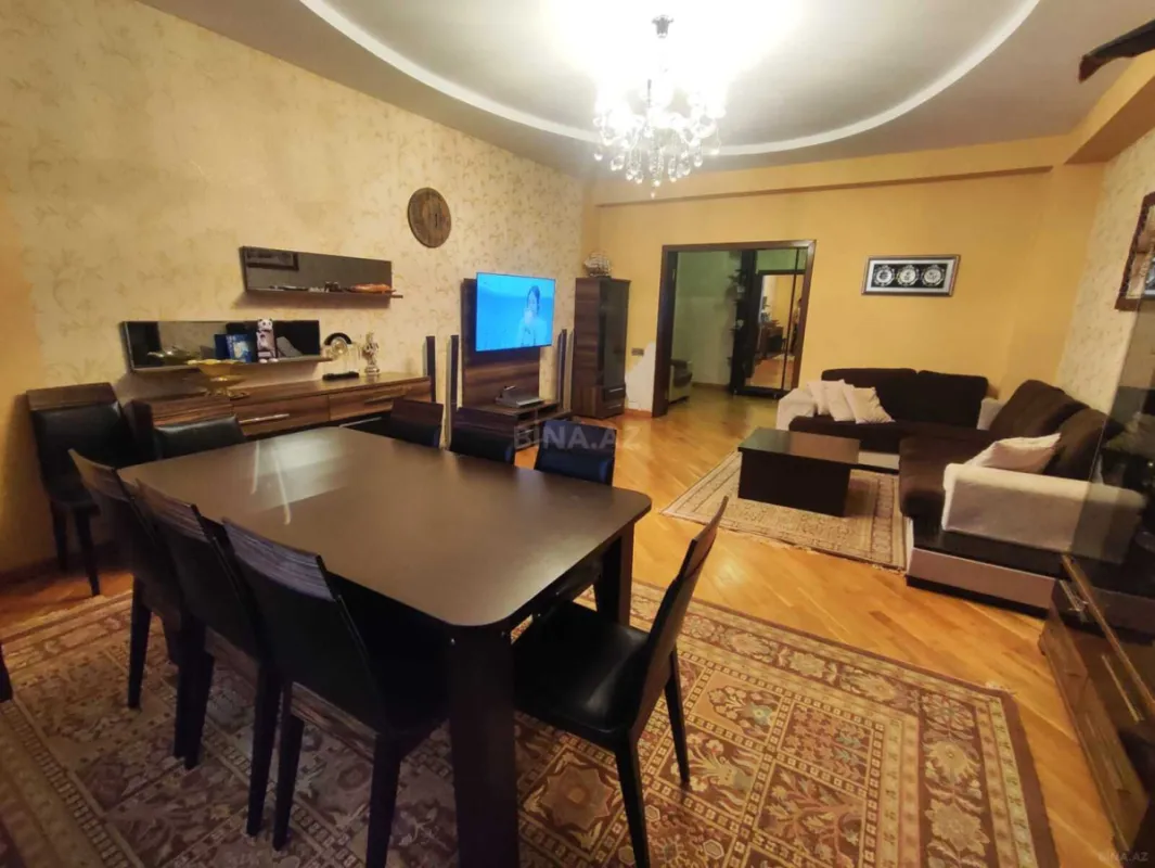Satılır 3 otaqlı mənzil 125 m²
